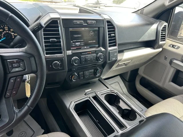 Used 2015 Magnetic Metallic Ford XLT image 17
