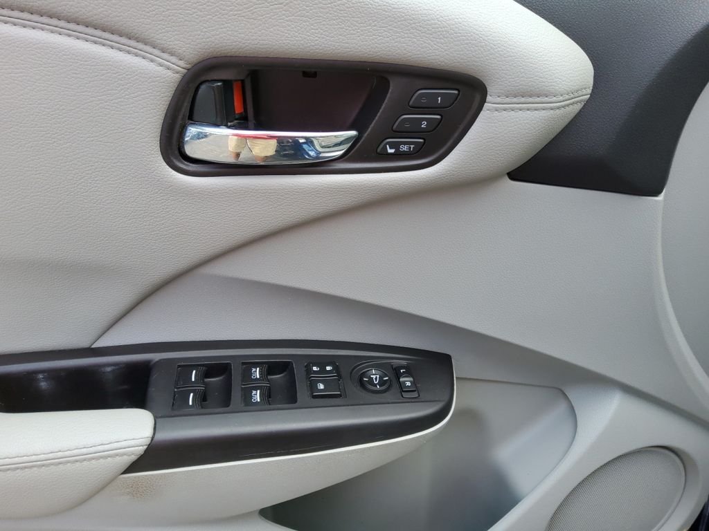 Used 2018  Acura Technology Package image 12