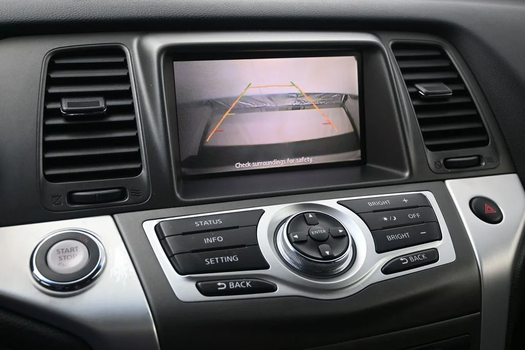 Used 2013 Gray Nissan SL image 21