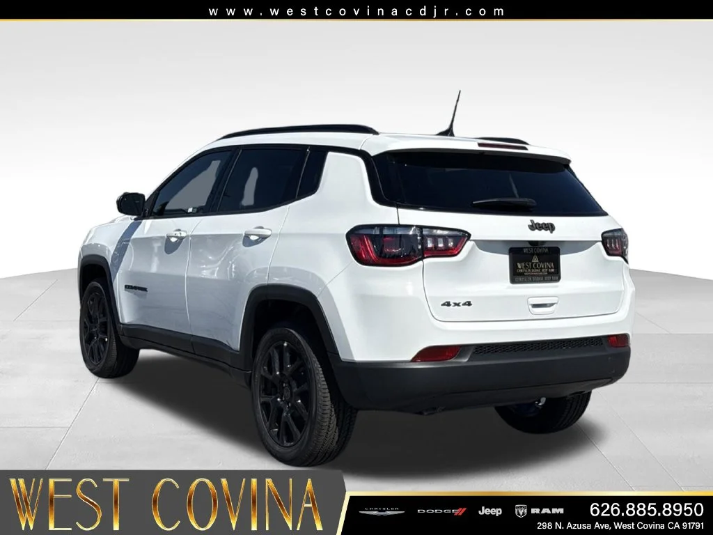 New 2026 Bright White Clear-Coat Exterior Paint Jeep Latitude image 7