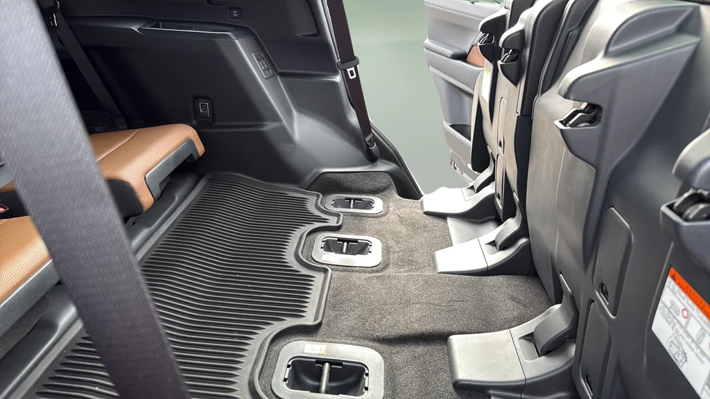 Certified Used 2024  Lexus 550 Luxury+ image 20