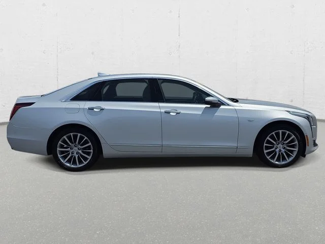 Used 2018 Radiant Silver Metallic Cadillac 3.6L Luxury image 4