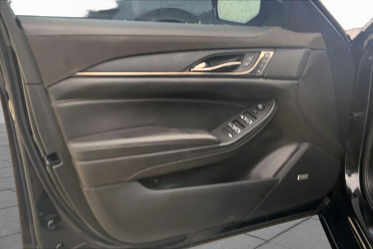 Used 2014 Black Diamond Tricoat Cadillac Vsport Premium RWD image 21