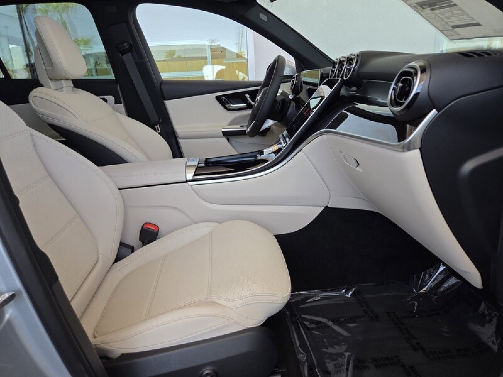 New 2026 Cirrus Silver Metallic Mercedes-Benz GLC 300 SUV image 17