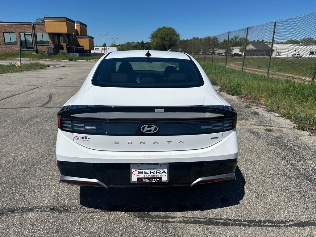 New 2026 White Hyundai SEL Sport image 5