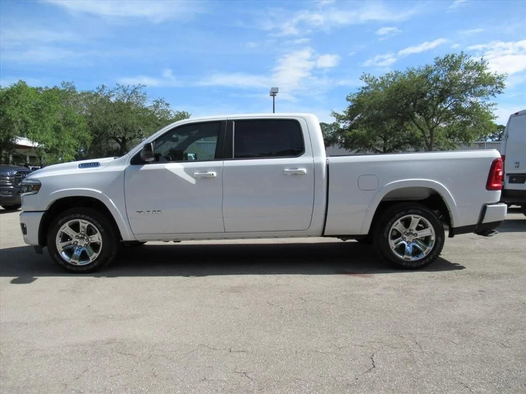New 2026 Bright White Clear-Coat Exterior Paint RAM Big Horn/Lone Star image 4