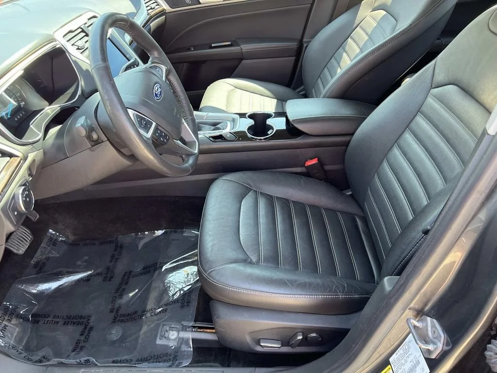Used 2016 Gray Ford SE image 14