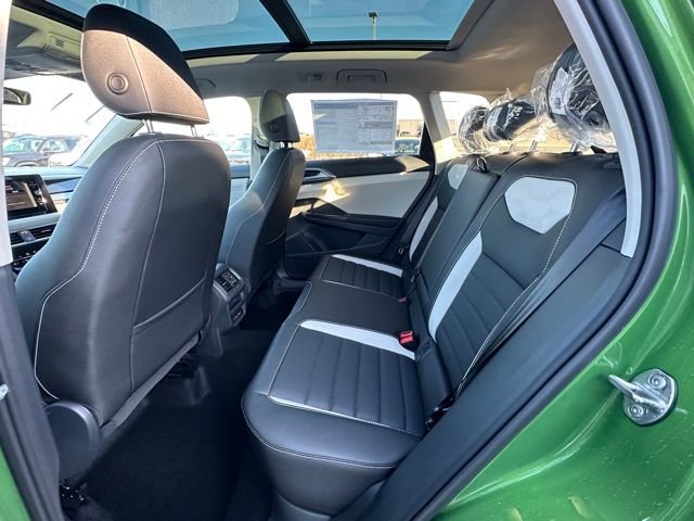 New 2026 Bright Moss Green Metallic Volkswagen 1.5T SEL image 29