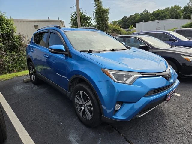 Used 2017 Blue Toyota XLE image 3
