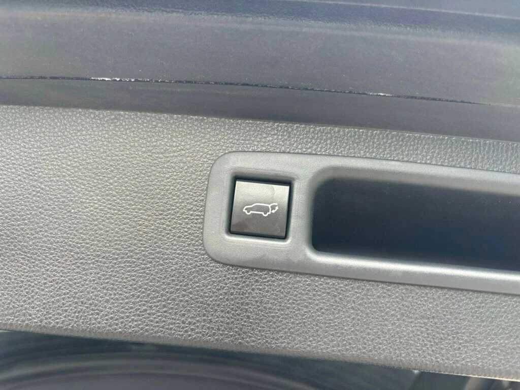 Used 2022 Black Toyota XLE image 13
