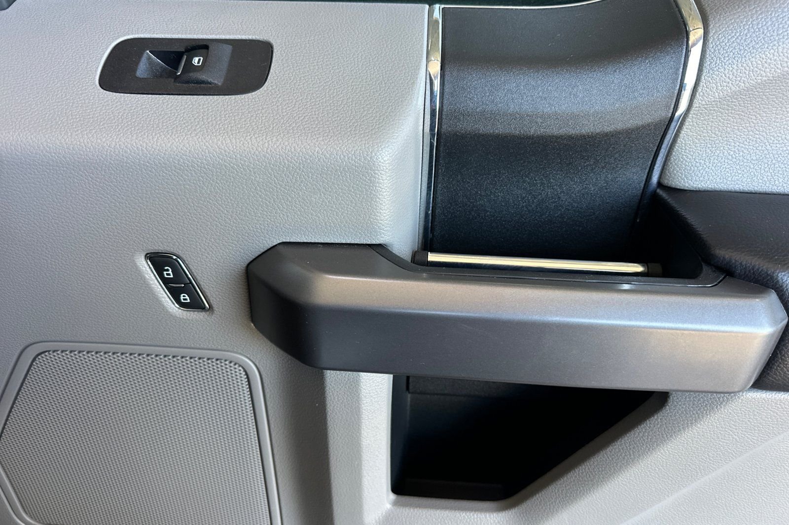 Used 2019 White Ford XLT image 17