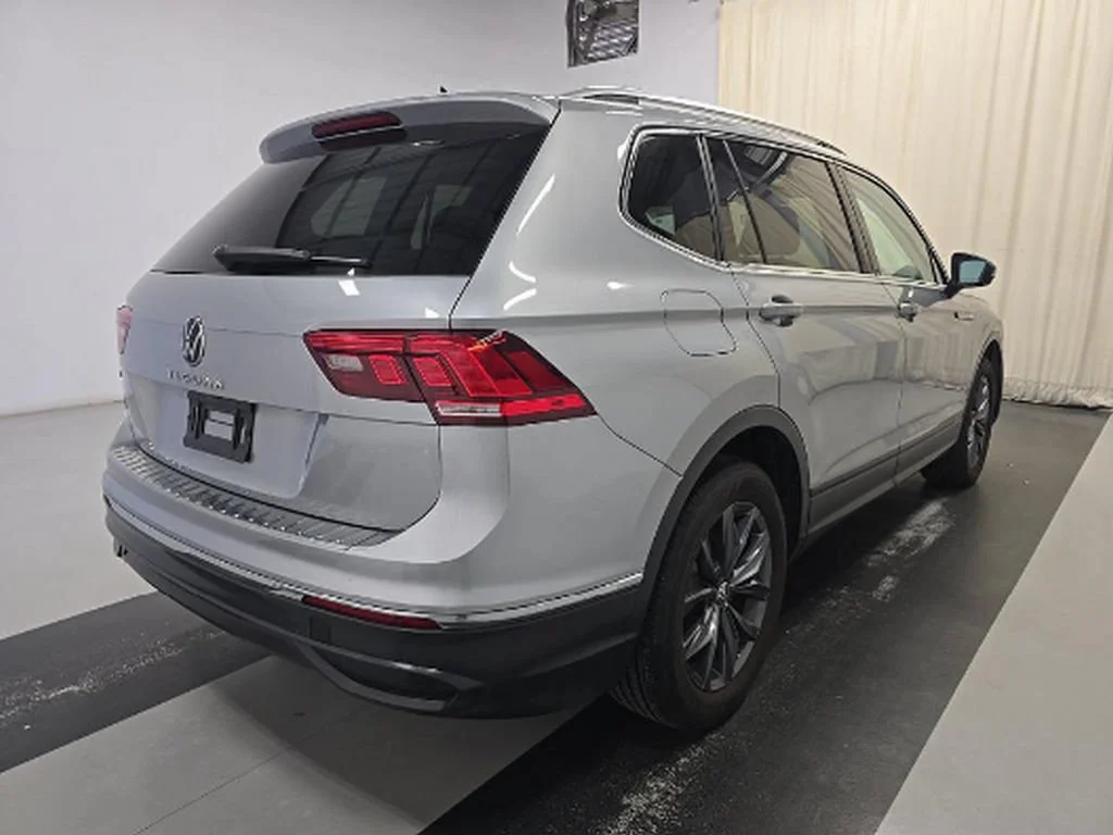 Used 2023 Silver Metallic Volkswagen 2.0T SE image 4