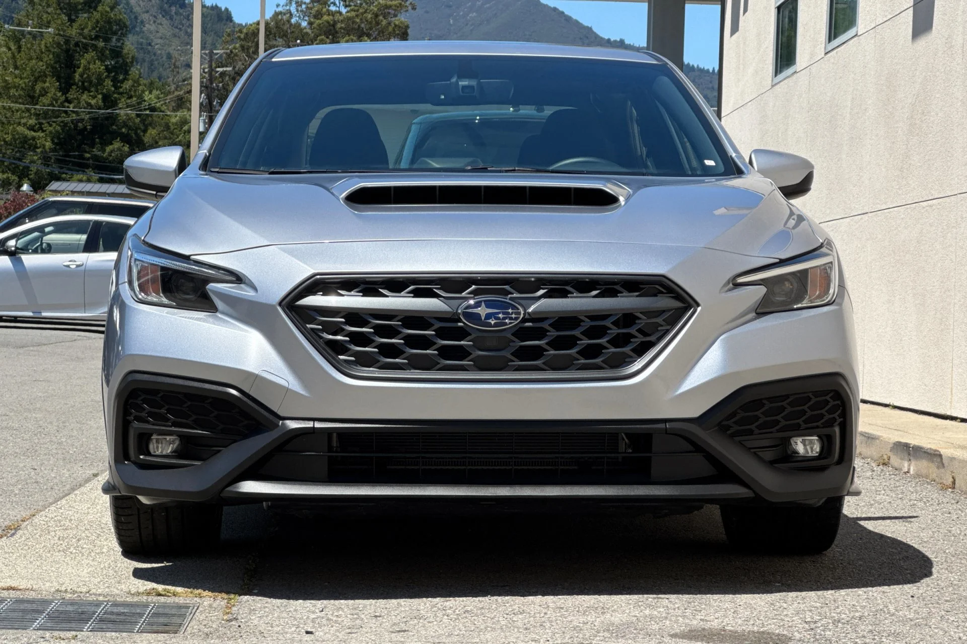 Used 2022 Ice Silver Metallic Subaru Premium image 10