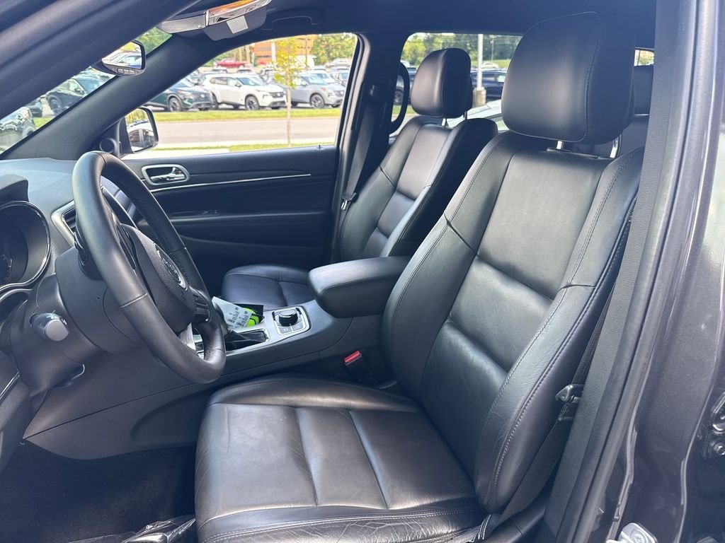 Used 2018 Gray Jeep Limited image 13