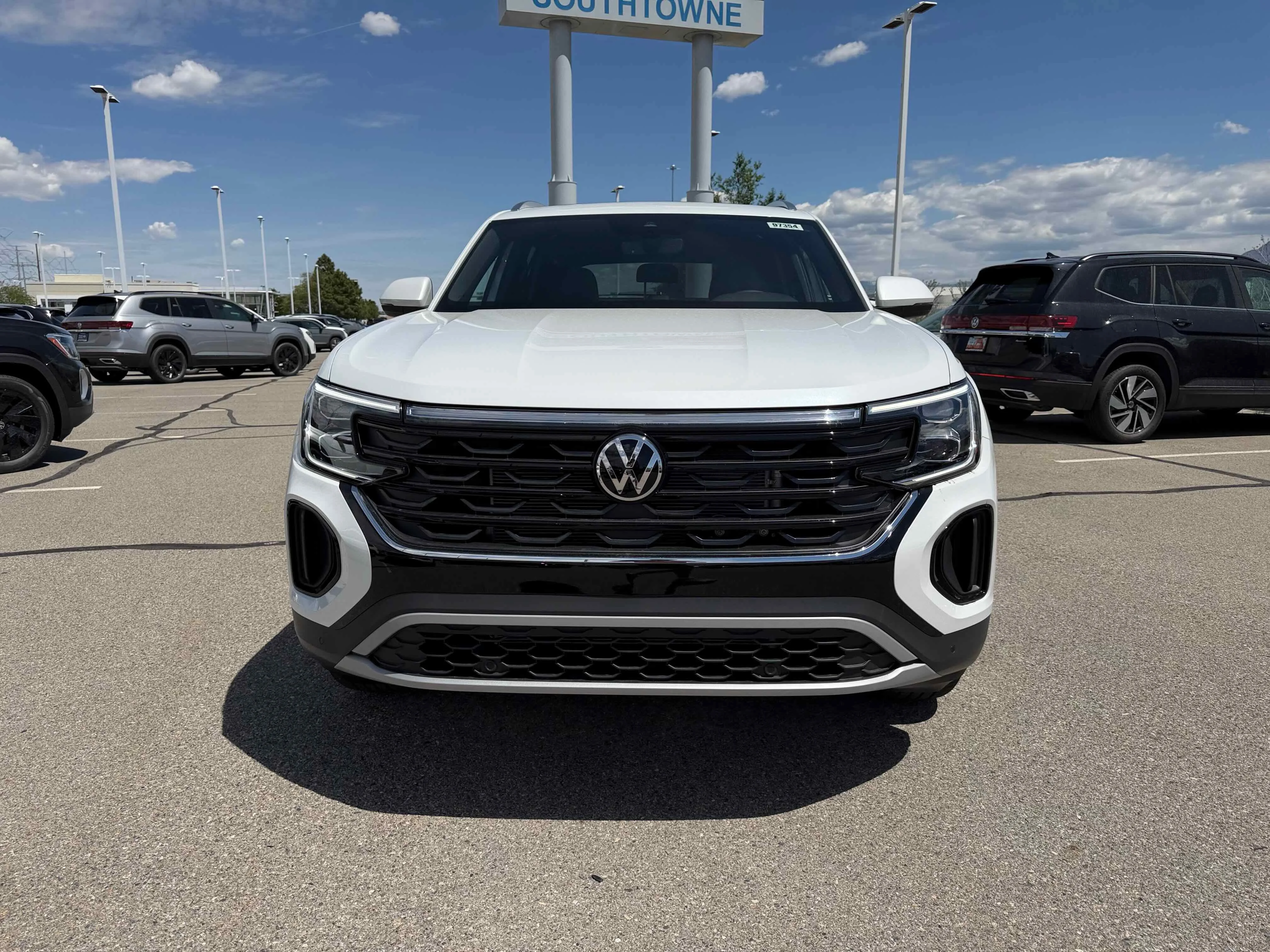 New 2026 White Pearl Volkswagen 2.0T SE w/Technology image 10