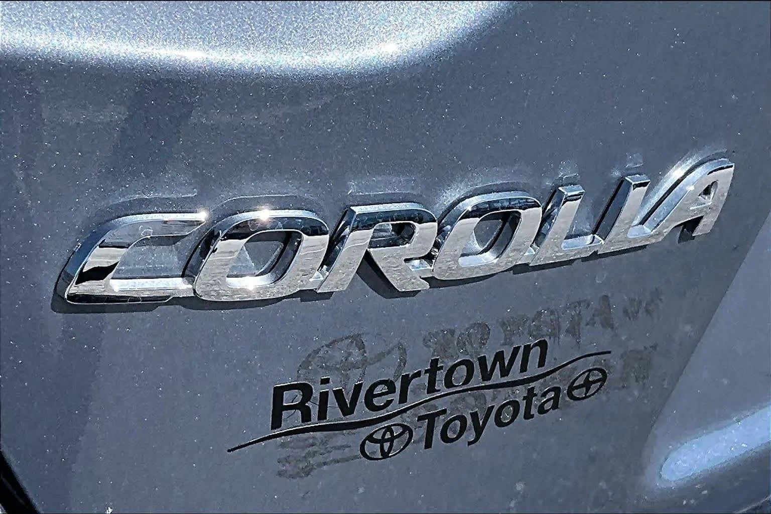 Used 2025 Celestite Toyota LE image 29