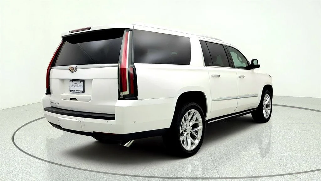 Used 2018 Crystal White Tricoat Cadillac 4WD 4dr Premium Luxury image 5