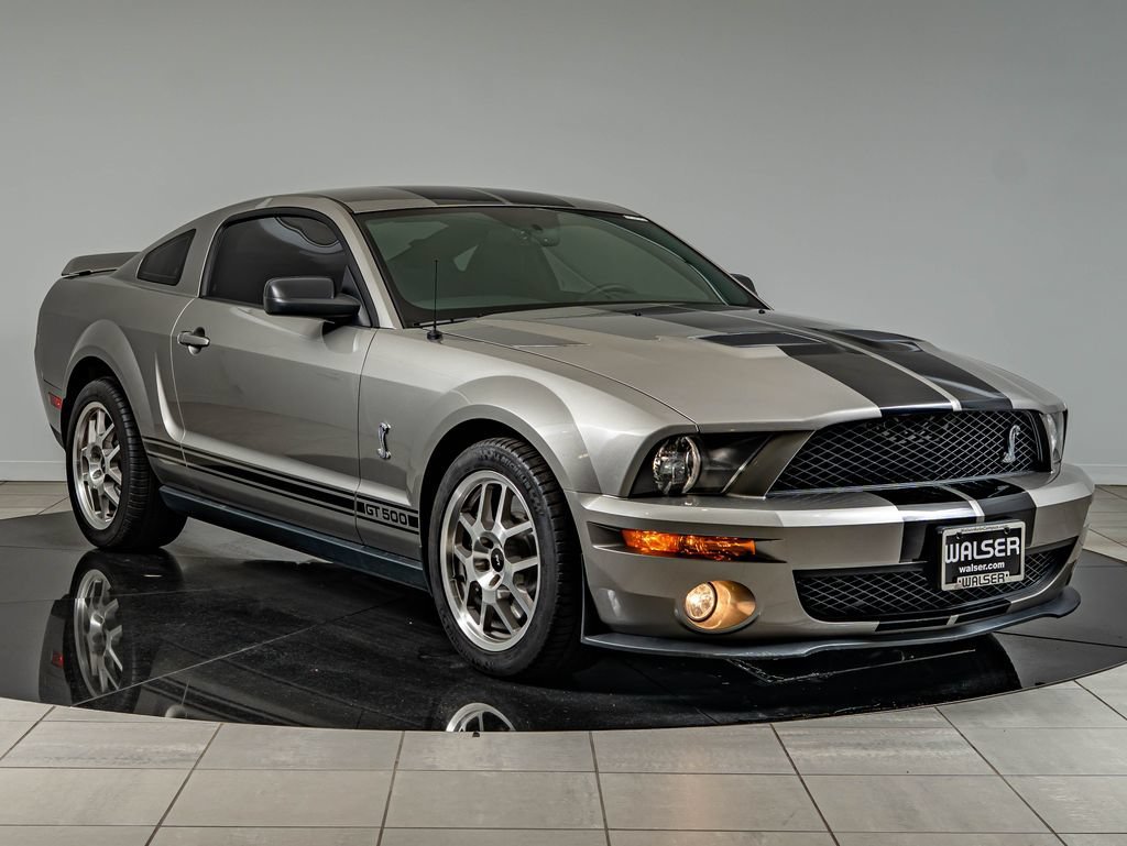 Used 2009 Vapor Silver Clearcoat Metallic Ford Shelby GT500 image 3