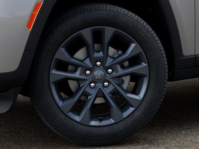 New 2026 Silver Zynith Exterior Paint Jeep  image 9