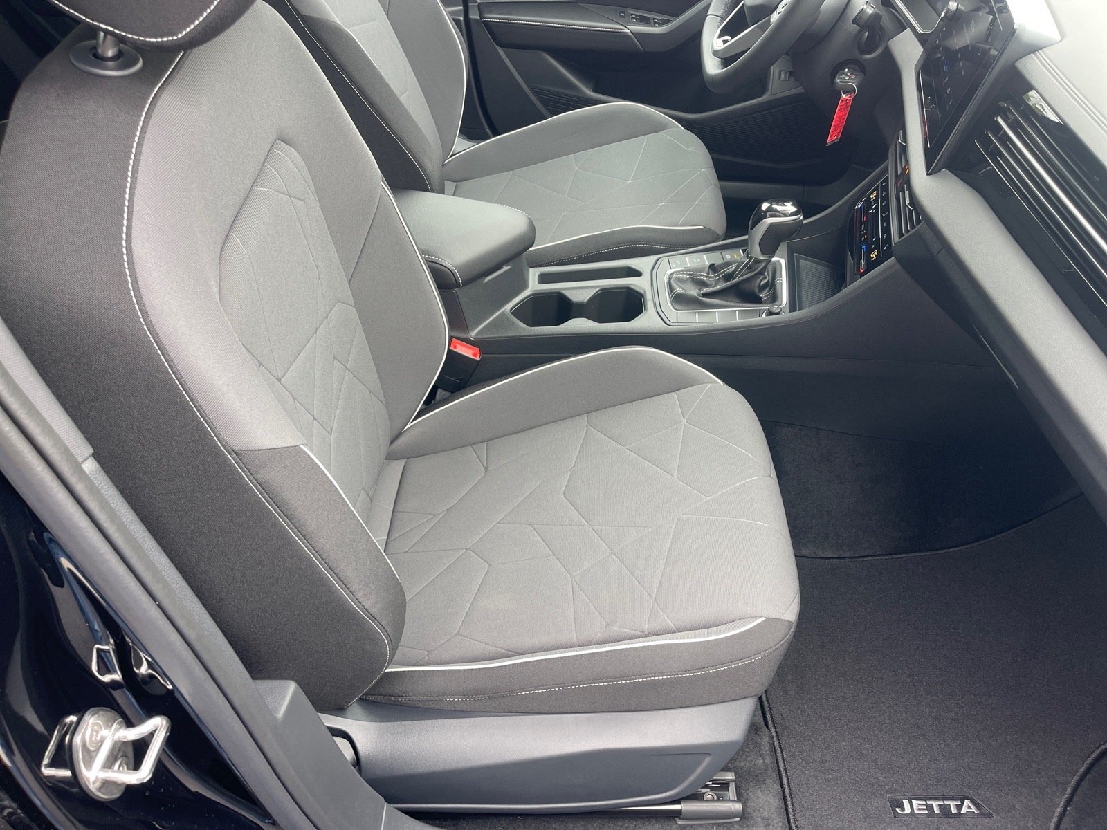 2026 Volkswagen Jetta Sport - Photo 18