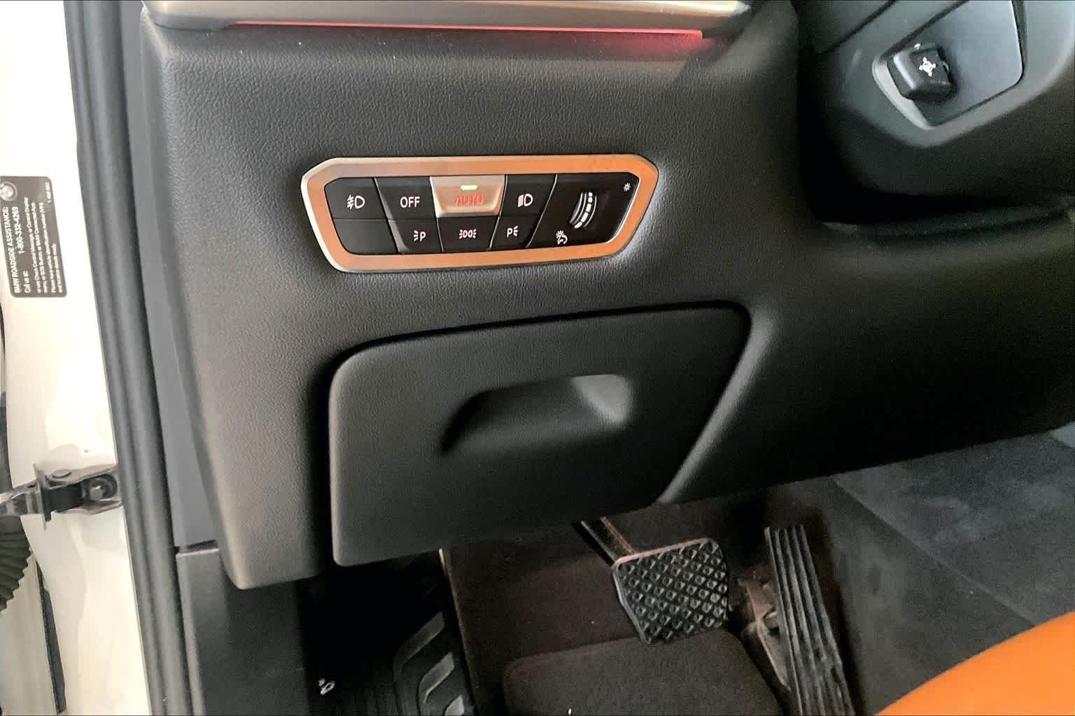 Used 2019 Mineral White Metallic BMW xDrive50i image 30