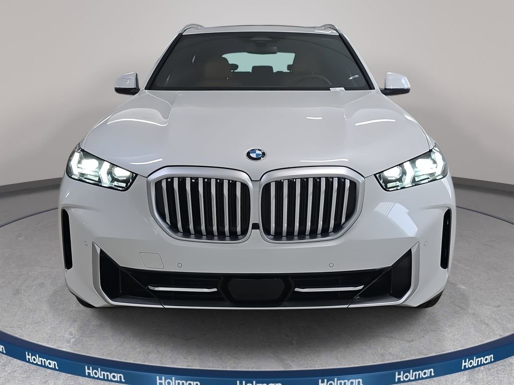 New 2026 Mineral White Metallic BMW xDrive40i image 2