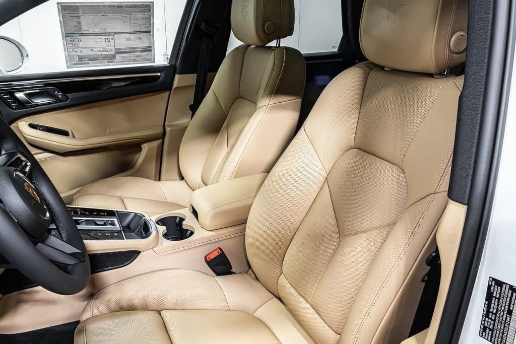 2025 Porsche Macan - Photo 18