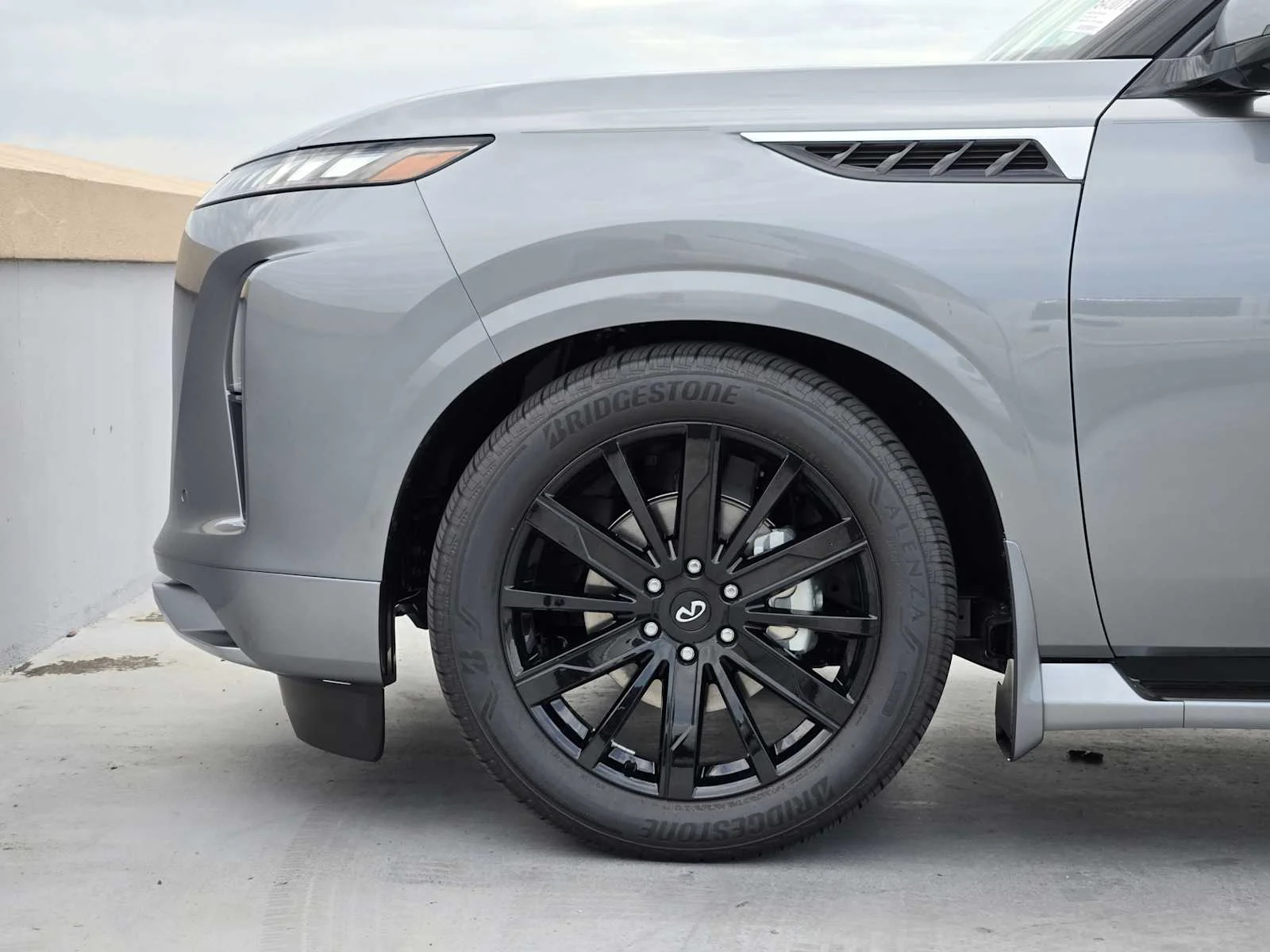 2026 INFINITI QX80 Luxe - Photo 6