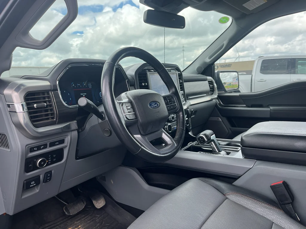Used 2024 Antimatter Blue Metallic Ford LARIAT image 16