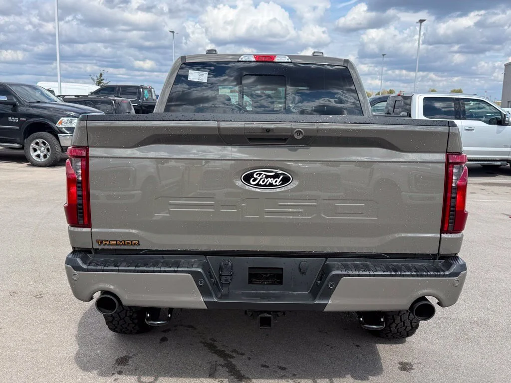 New 2026 Gray Ford Tremor image 37