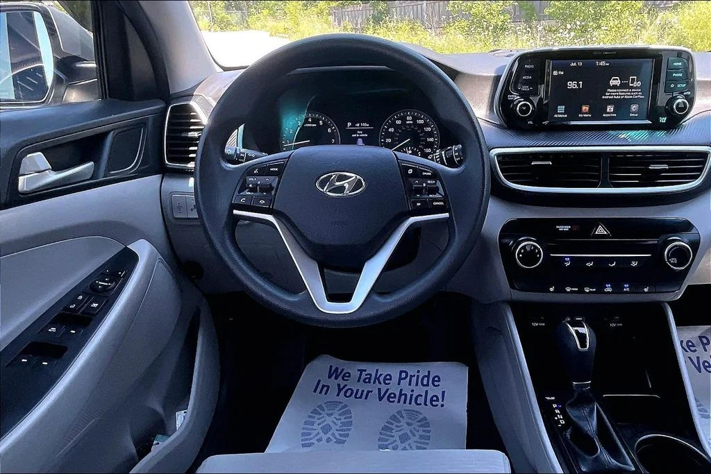 Used 2020 Silver Hyundai Value image 4