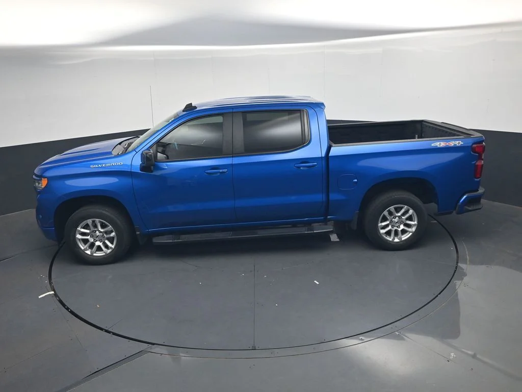 Used 2022 Blue Chevrolet RST image 31