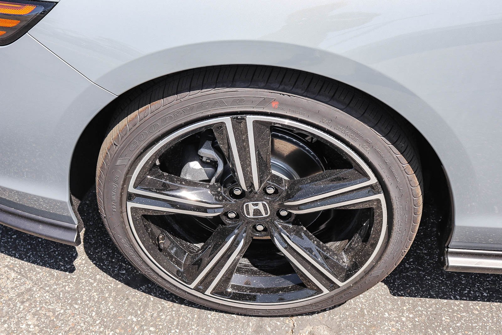 New 2026 Urban Gray Pearl Honda SE CVT image 6