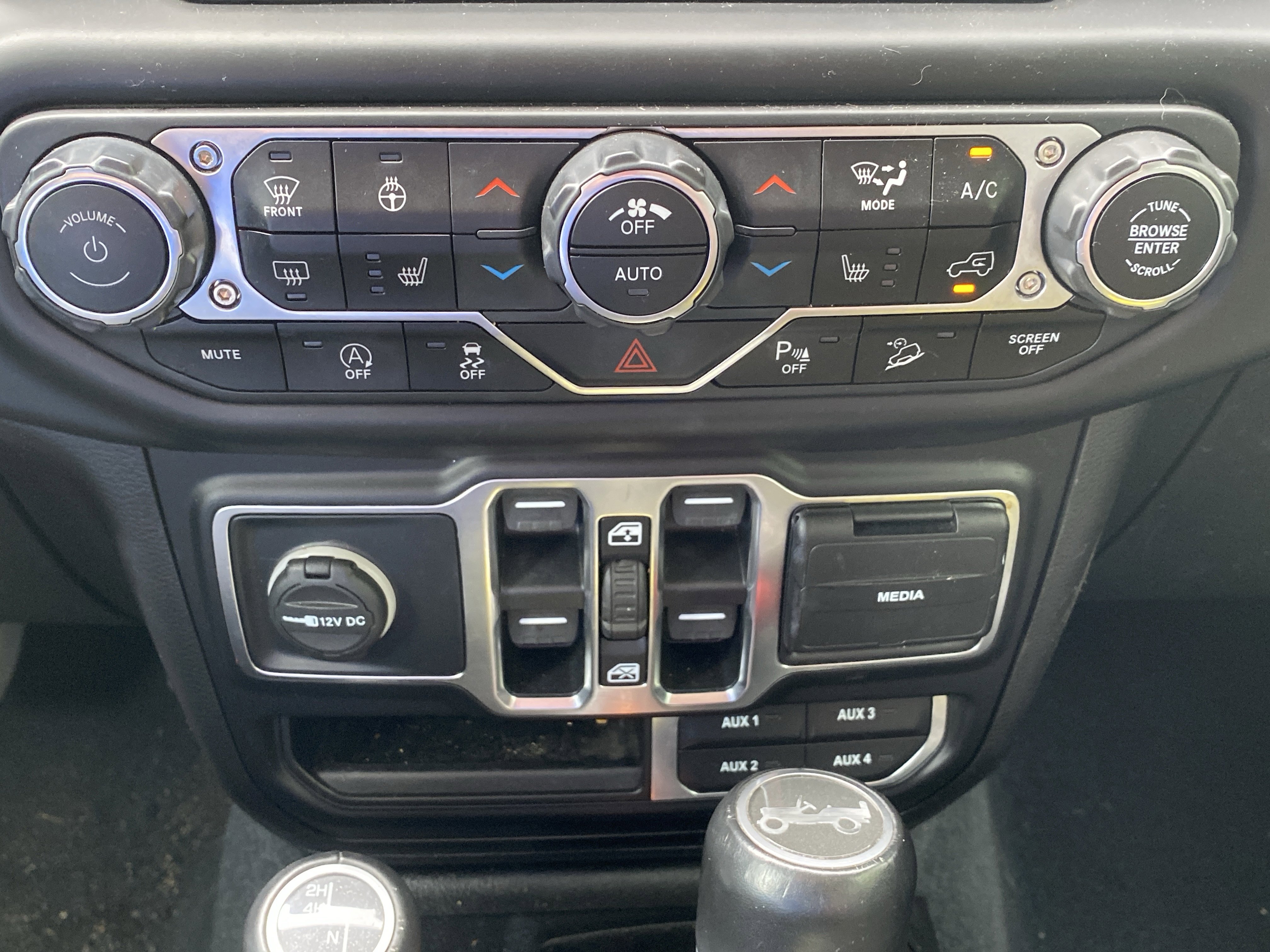 2020 Jeep Wrangler Unlimited Sahara - Photo 22