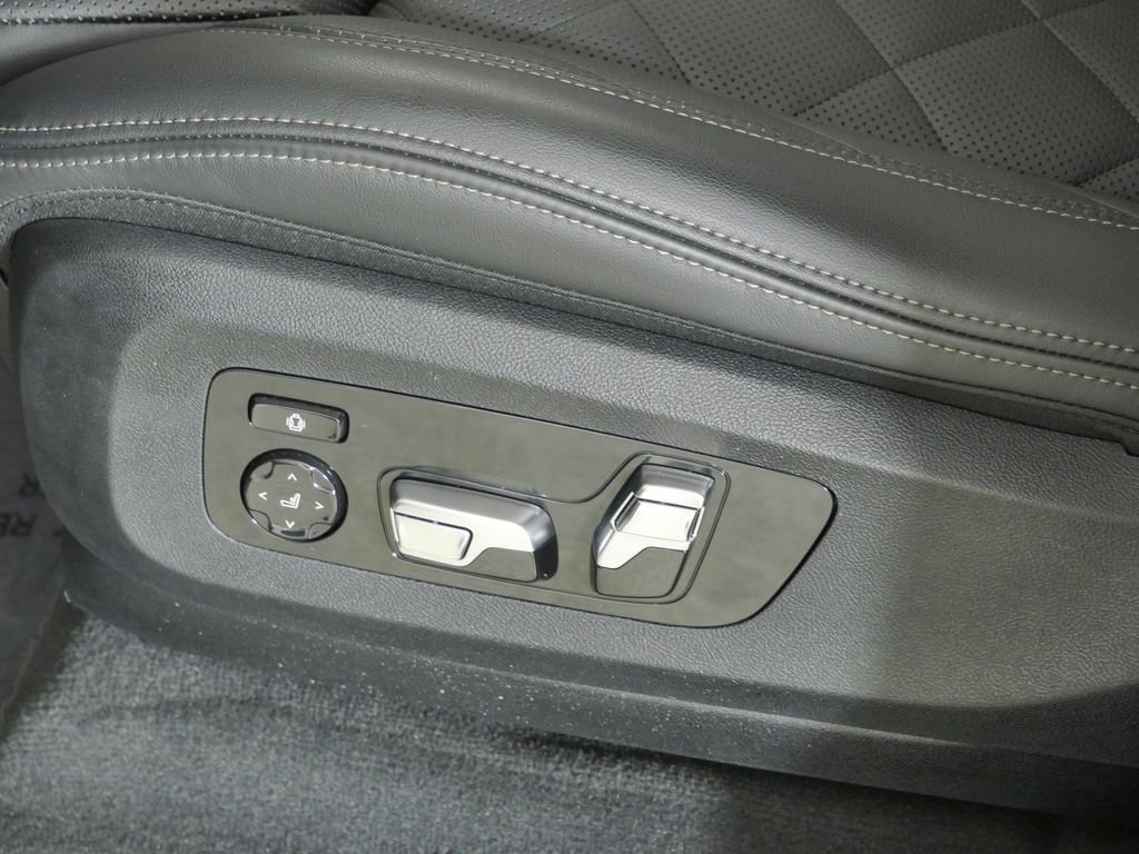 Certified Used 2026 Alpine White BMW xDrive40i image 44