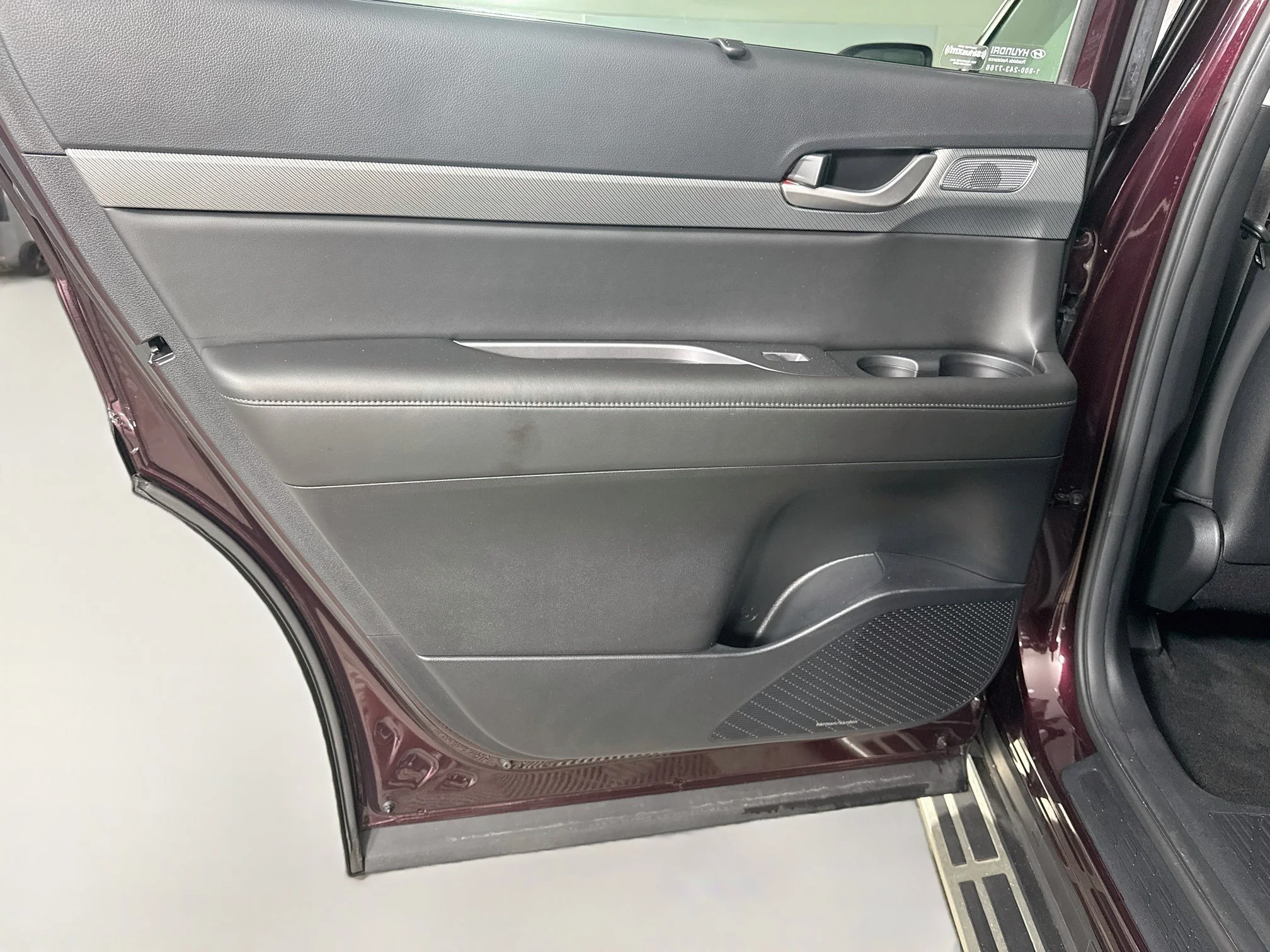 Used 2024 Sierra Burgundy Hyundai SEL 7P image 22