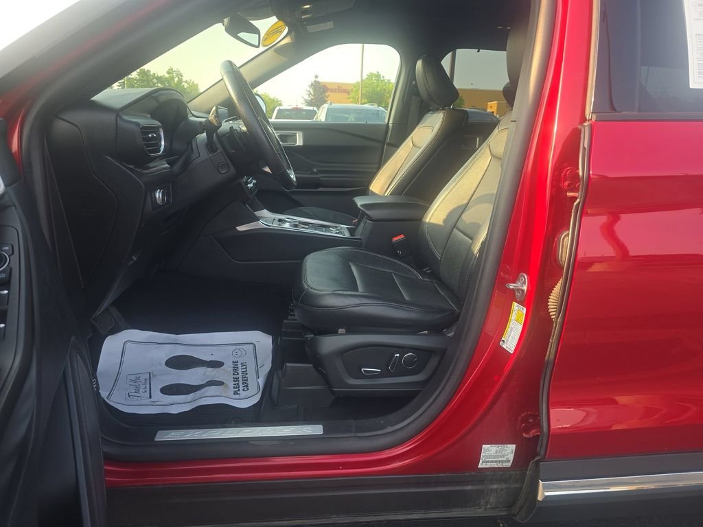Used 2020 Red Metallic Ford Limited image 20
