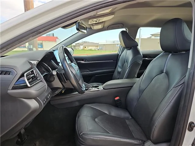Used 2024 Wind Chill Pearl Toyota XSE Front-Wheel Drive image 9
