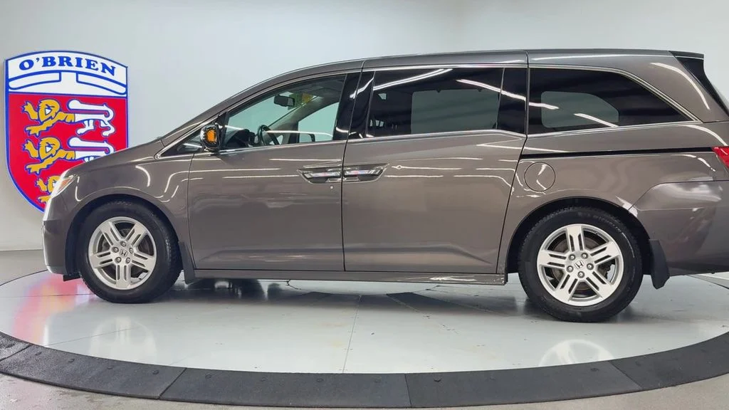 Used 2013 White Diamond Pearl Honda Touring Elite image 7