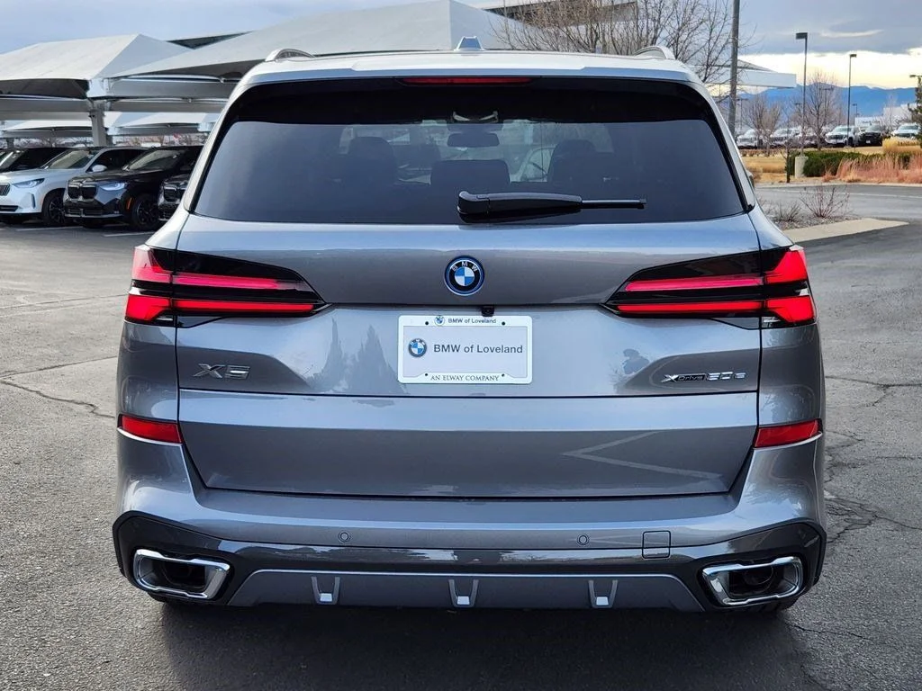 Used 2026 Skyscraper Grey Metallic BMW xDrive50e image 4