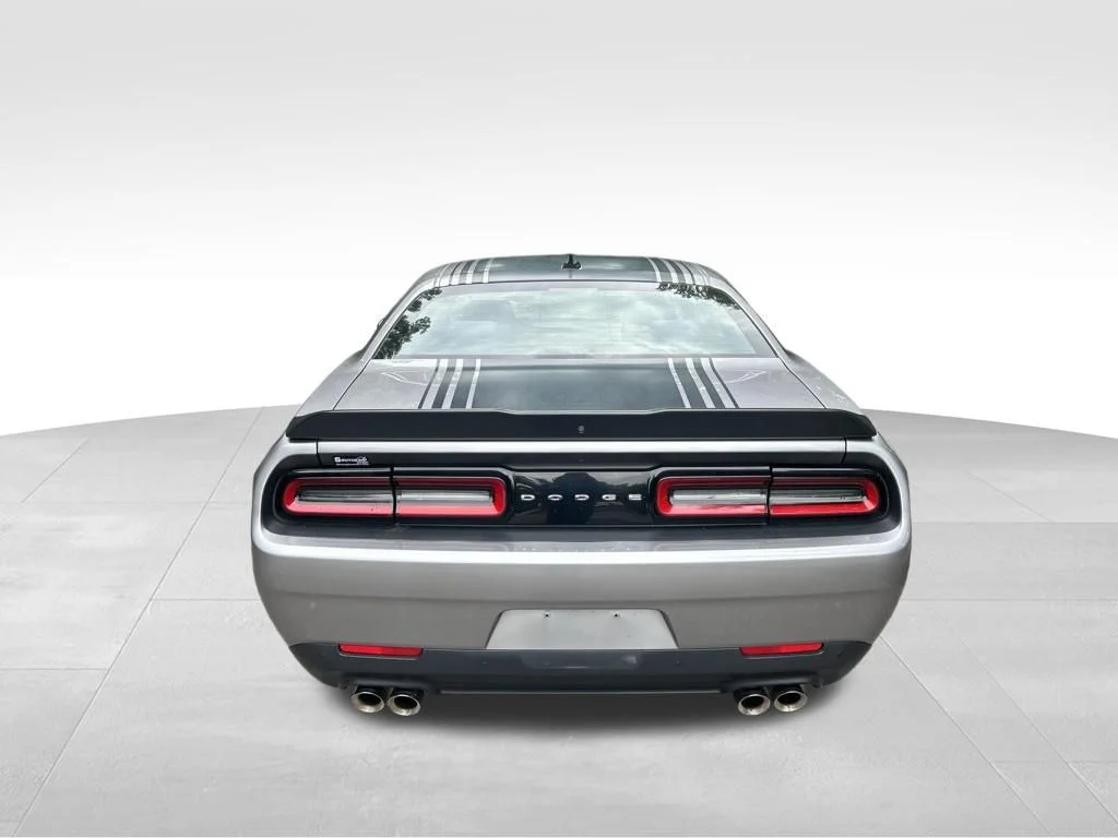 Used 2016 Silver Dodge R/T Shaker image 4