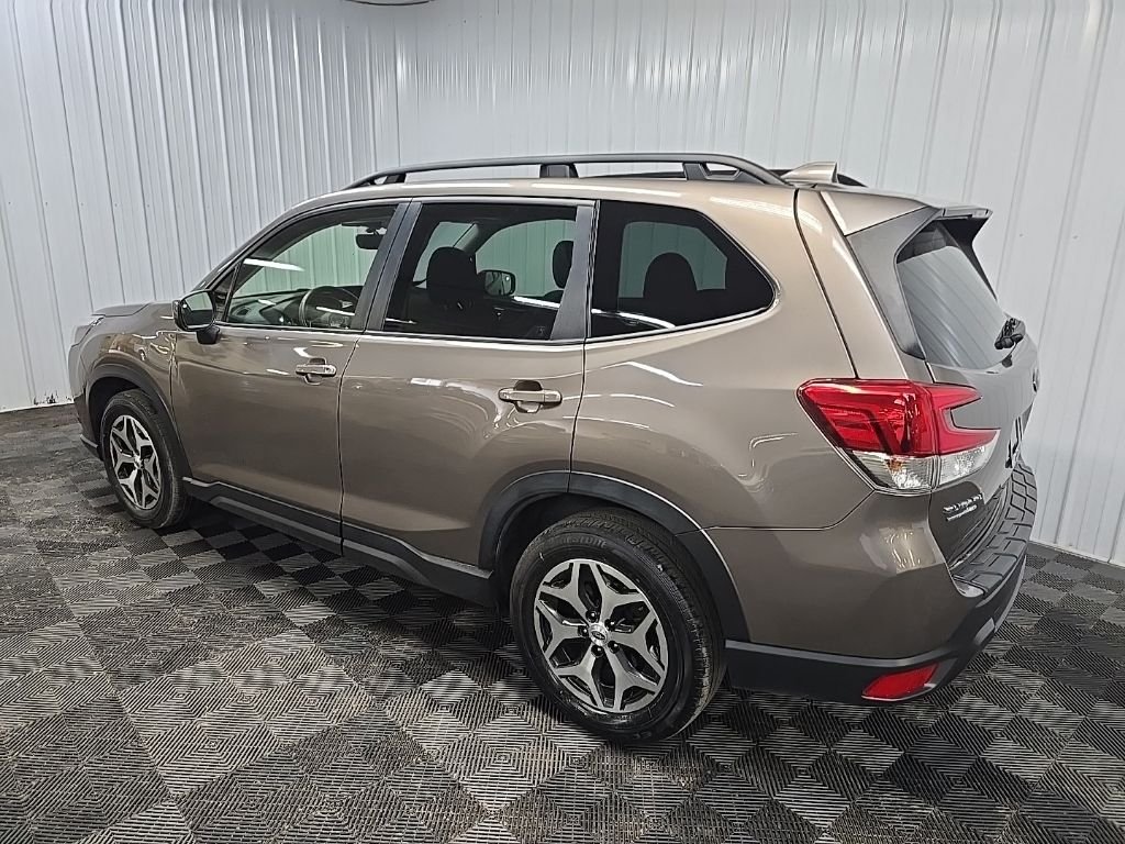 Used 2023 Brown Subaru Premium image 9
