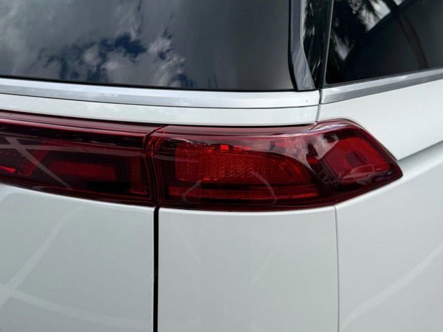Used 2023 White Kia EX image 48