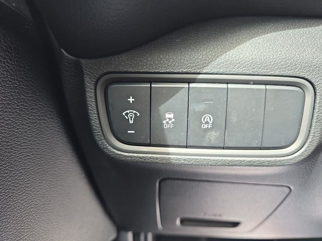 2025 Kia Soul LX - Photo 22