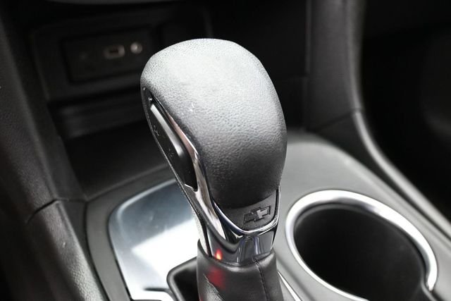 Used 2024 White Chevrolet LS image 22