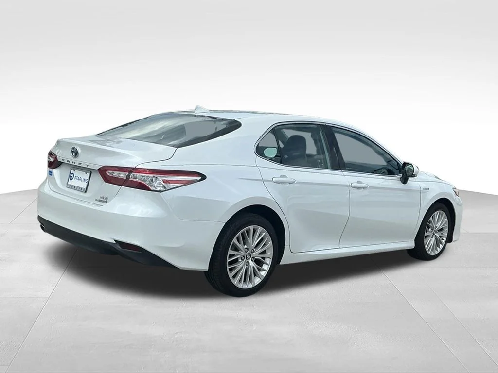 Used 2020 Beige Toyota XLE image 10