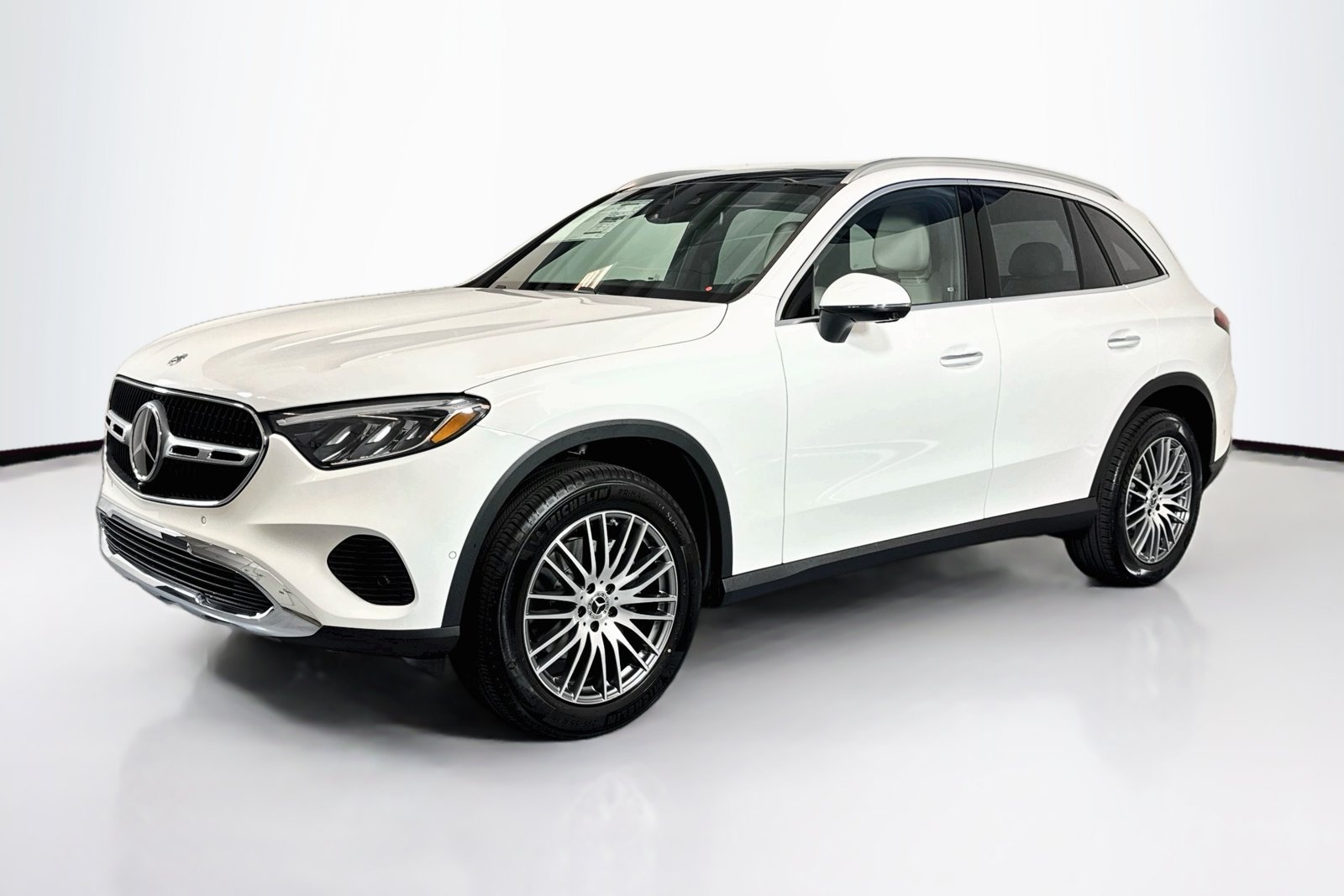 New 2026 Polar White Mercedes-Benz GLC 300 image 1