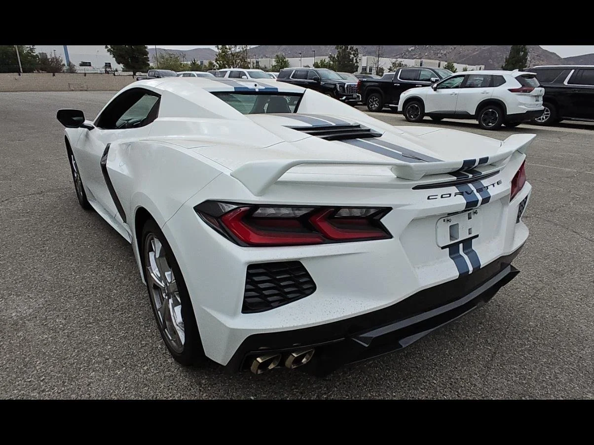 Used 2022 Arctic White Chevrolet 3LT image 6