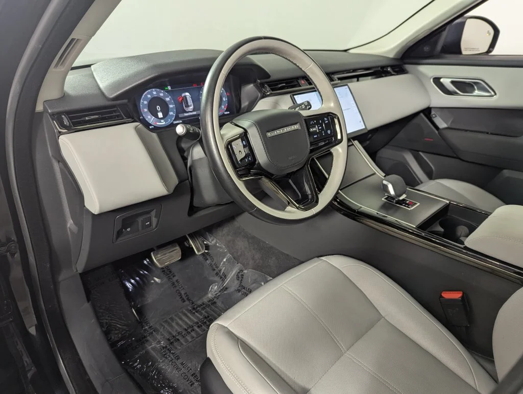 Certified Used 2025 Black Land Rover Dynamic SE image 31