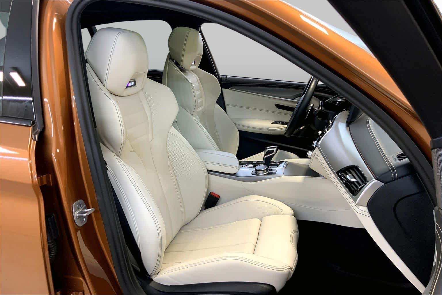 Used 2023 Zanzibar Metallic BMW  image 8